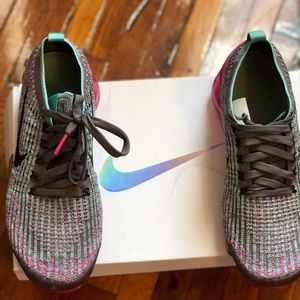 Women Vapormax Flyknit 3 in size 8.5 (worn twice)